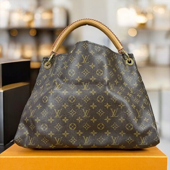 LOUIS VUITTON Artsy MM Monogram LV Hobo Shoulder Bag Monogram + Dust Bag & Tags - Picture 2 of 16